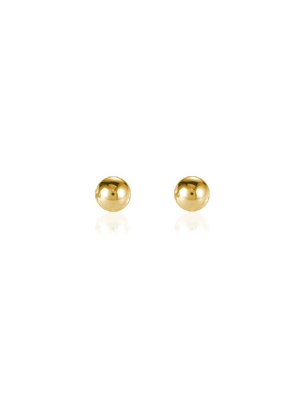 *Berry Örhängen IOAKU Berry Chic Earrings – Chica klassiska kulörhängen. Kulorna i metall är tillverkad i mässing med 18k guld Pläterring för bästa hållbarhet. Stiftet i örat är tillverkat av kirurgiskt stål. Nickel-, bly- och kadmiumfritt. Levereras i en exklusiv smyckesbox från IOAKU. Örhänge Storlek: 3, 4, 5, 8 , 12,5  mm Färg: Guld